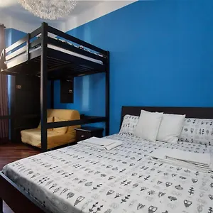 Colorful Apt In Milán